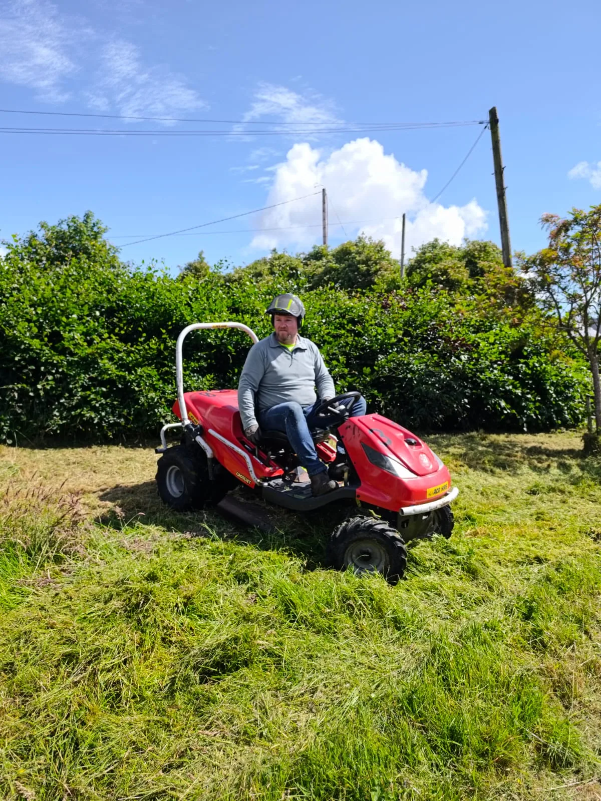 Specialist machine used for cutting long and heavily overgrown grass